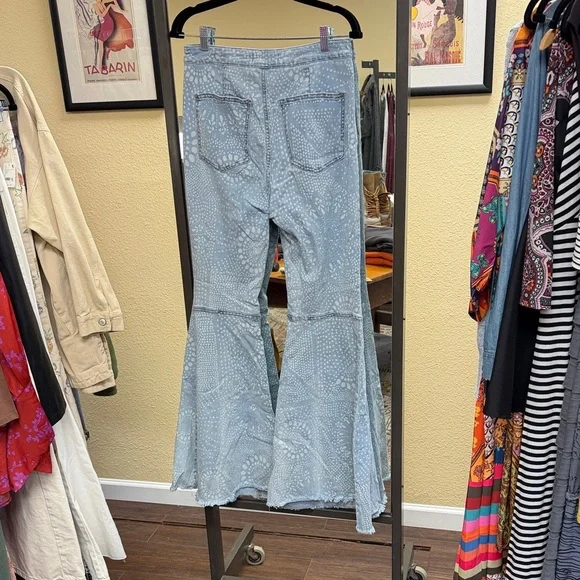 We The Free Light Blue Denim with White Dots - Picture 3 of 4